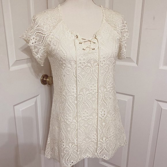 S Brittany Black Cream Colored Lace-Up Front Top - Picture 1 of 6